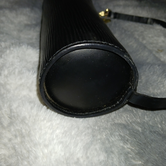 LIKE NEW Auth Louis Vuitton Mini Epi Leather Pouchette Handbag - Picture 6 of 7